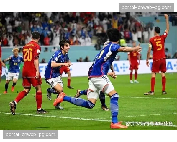 现场通讯：记录一场比赛暂停期间，两支风格迥异球队的战术布置侧重点